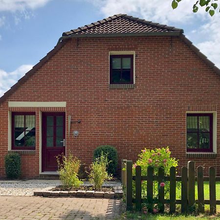 Paradiesje Leer Luaran gambar